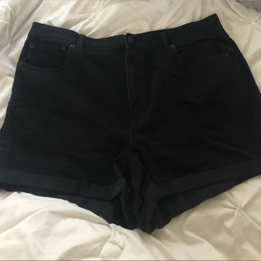 American Eagle mom shorts